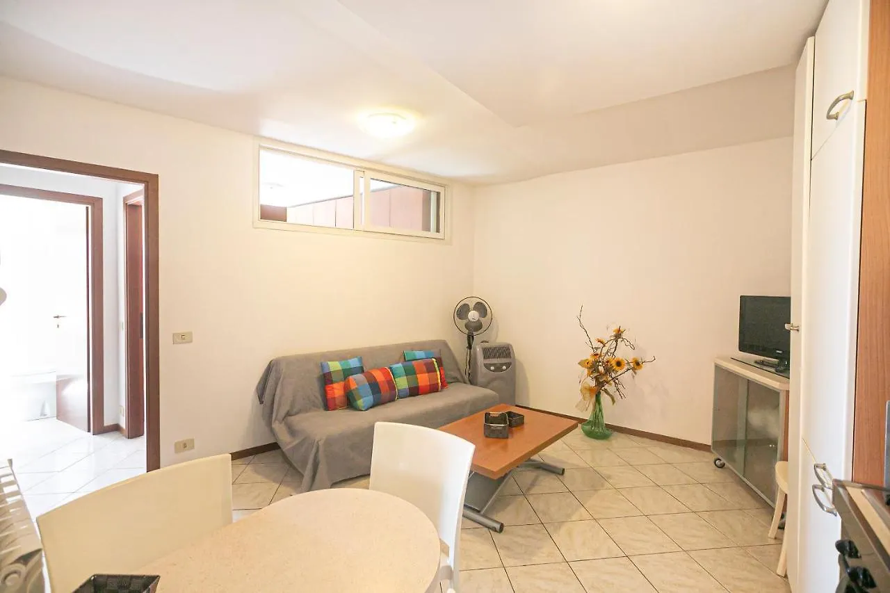 Real Italian Estate - Sea Haven Apartment Genoa Italy