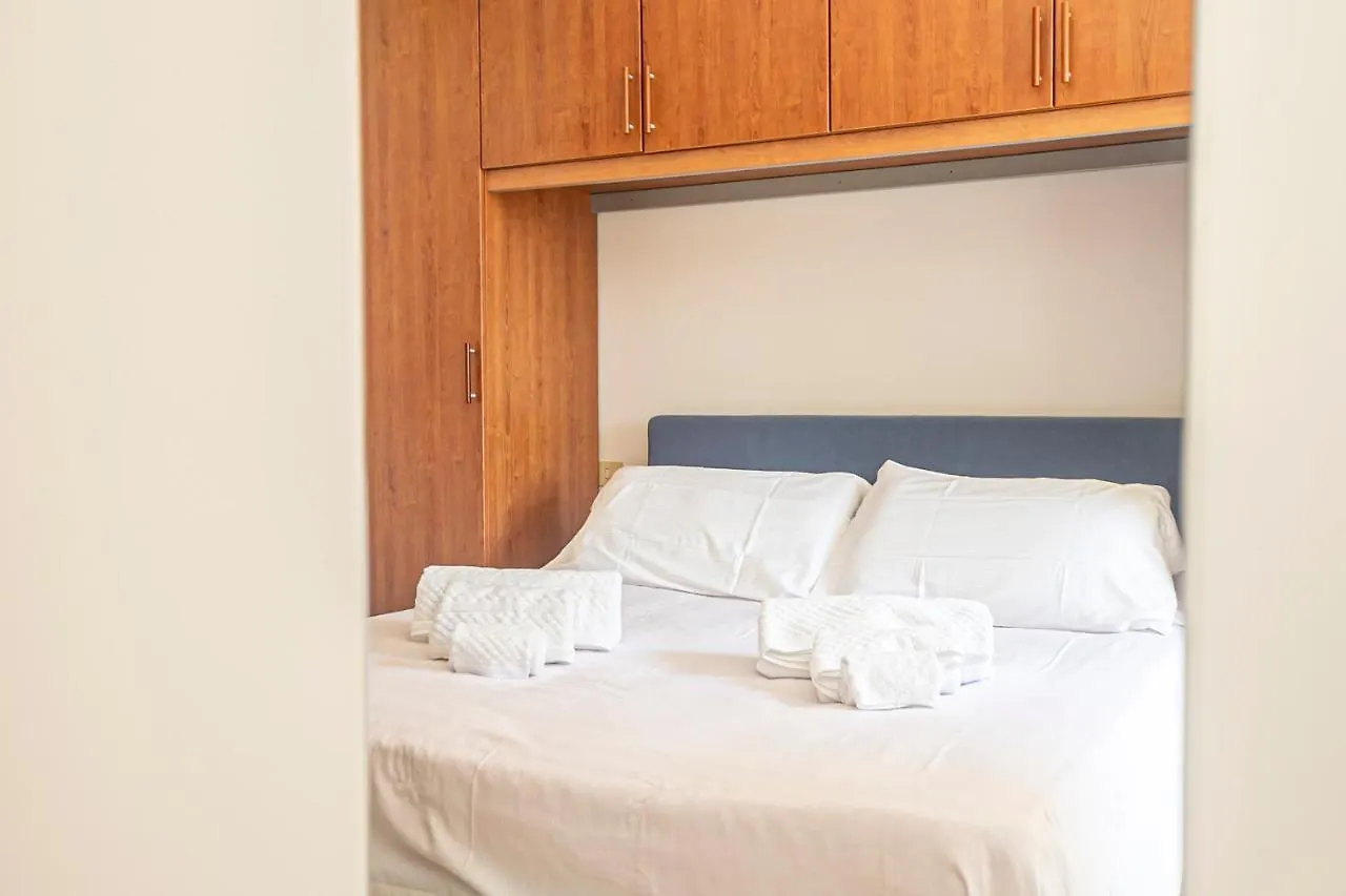 Real Italian Estate - Sea Haven Apartment Genoa