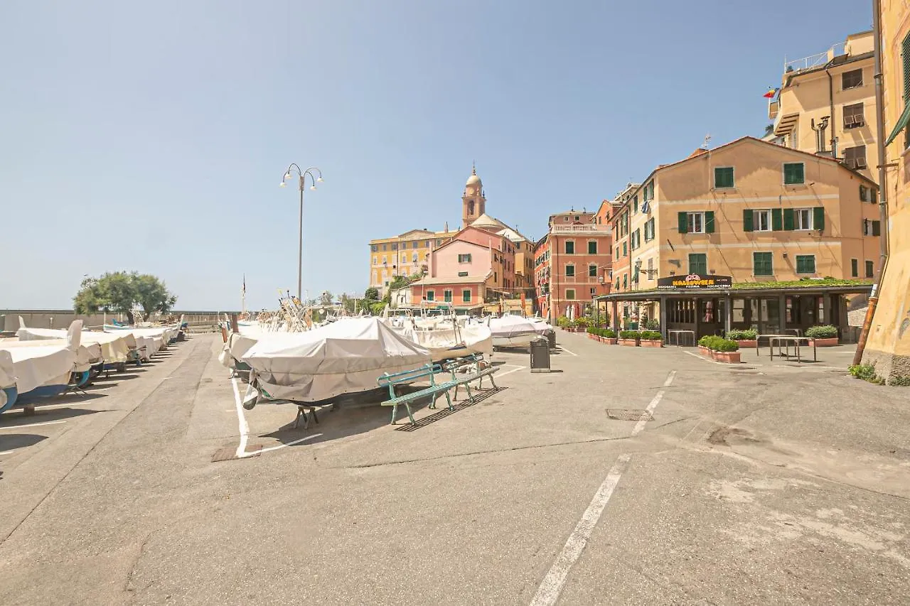 Real Italian Estate - Sea Haven Apartment Genoa