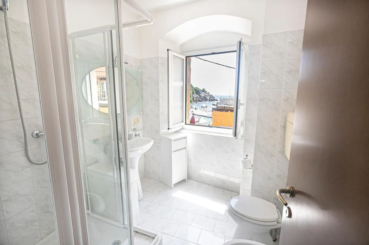 Real Italian Estate - Sea Haven Apartment Genoa 0*,